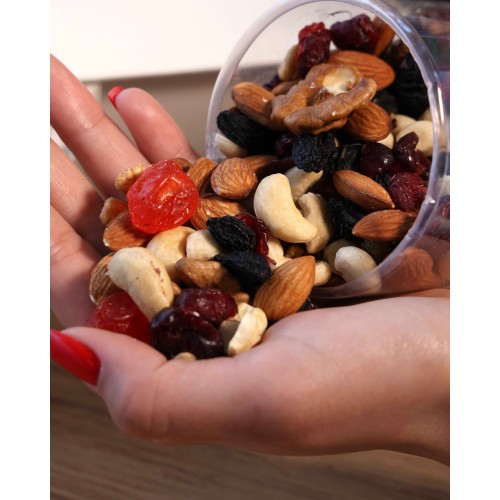 «Затишне чаювання» — подарунковий набір з чаєм, медовою пастою та горіхами — подарунок на День народження або інше свято «Затишне чаювання» — подарунковий набір з чаєм, медовою пастою та горіхами — подарунок на День народження або інше свято